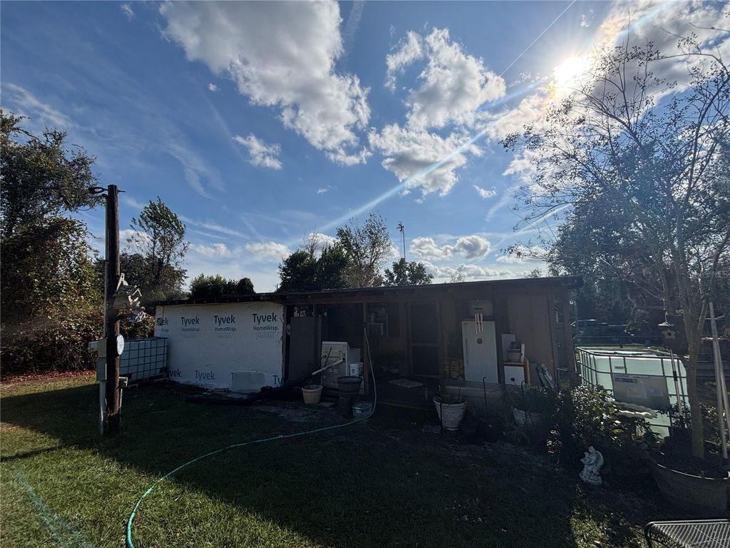 Photo of 20900 SE 140th Place, Umatilla, FL 32784 (MLS # OM714450)