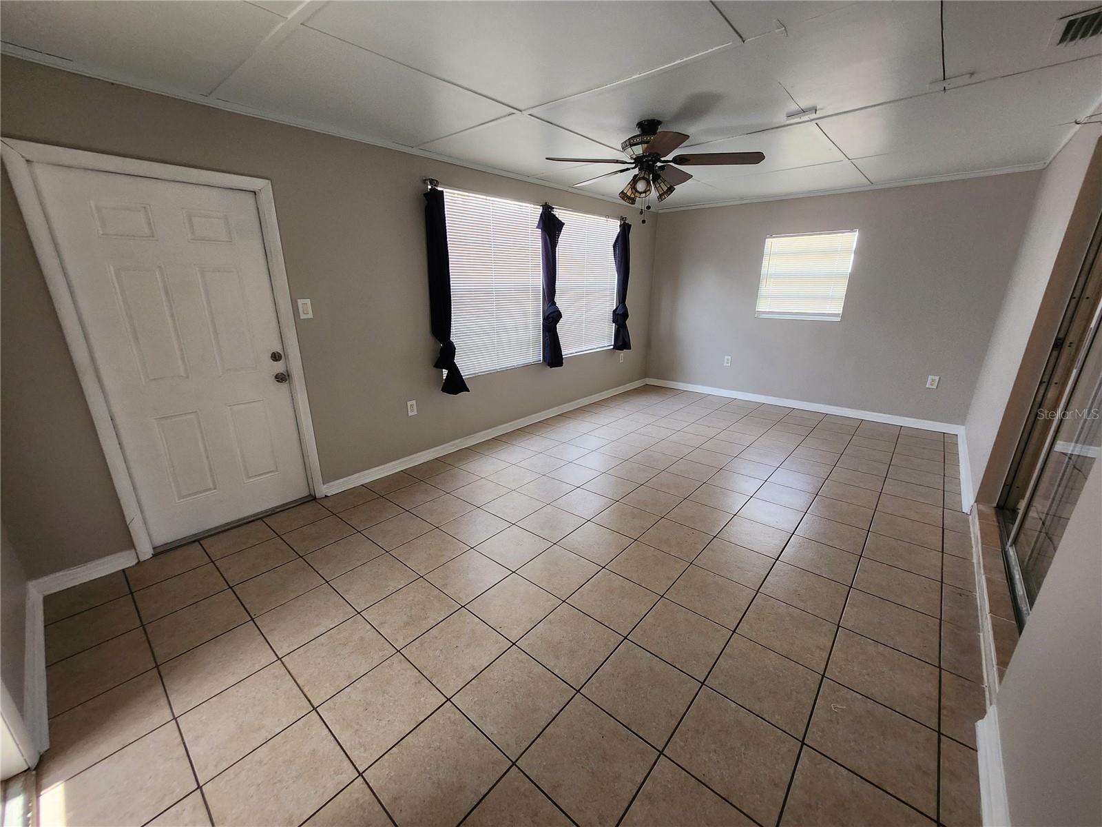 SHANGRI LA SUB UNIT - Residential Lease