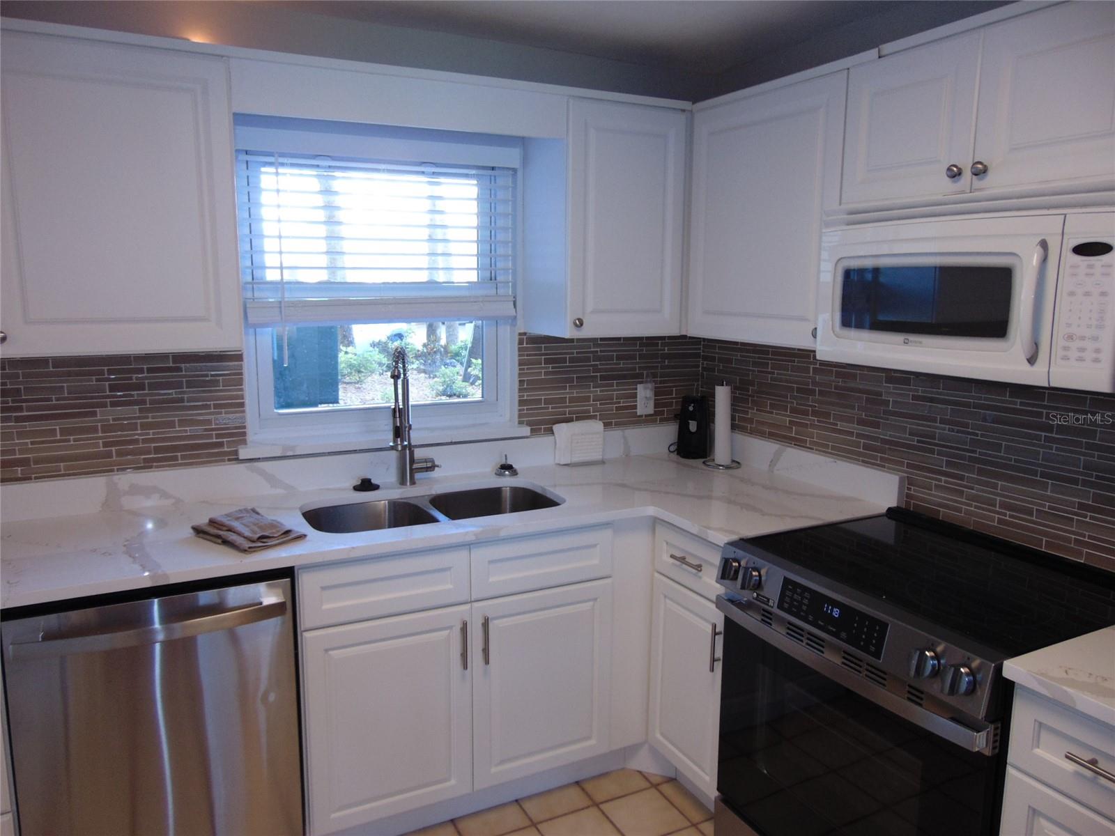 CONTINENTAL TOWERS CONDO - Residential