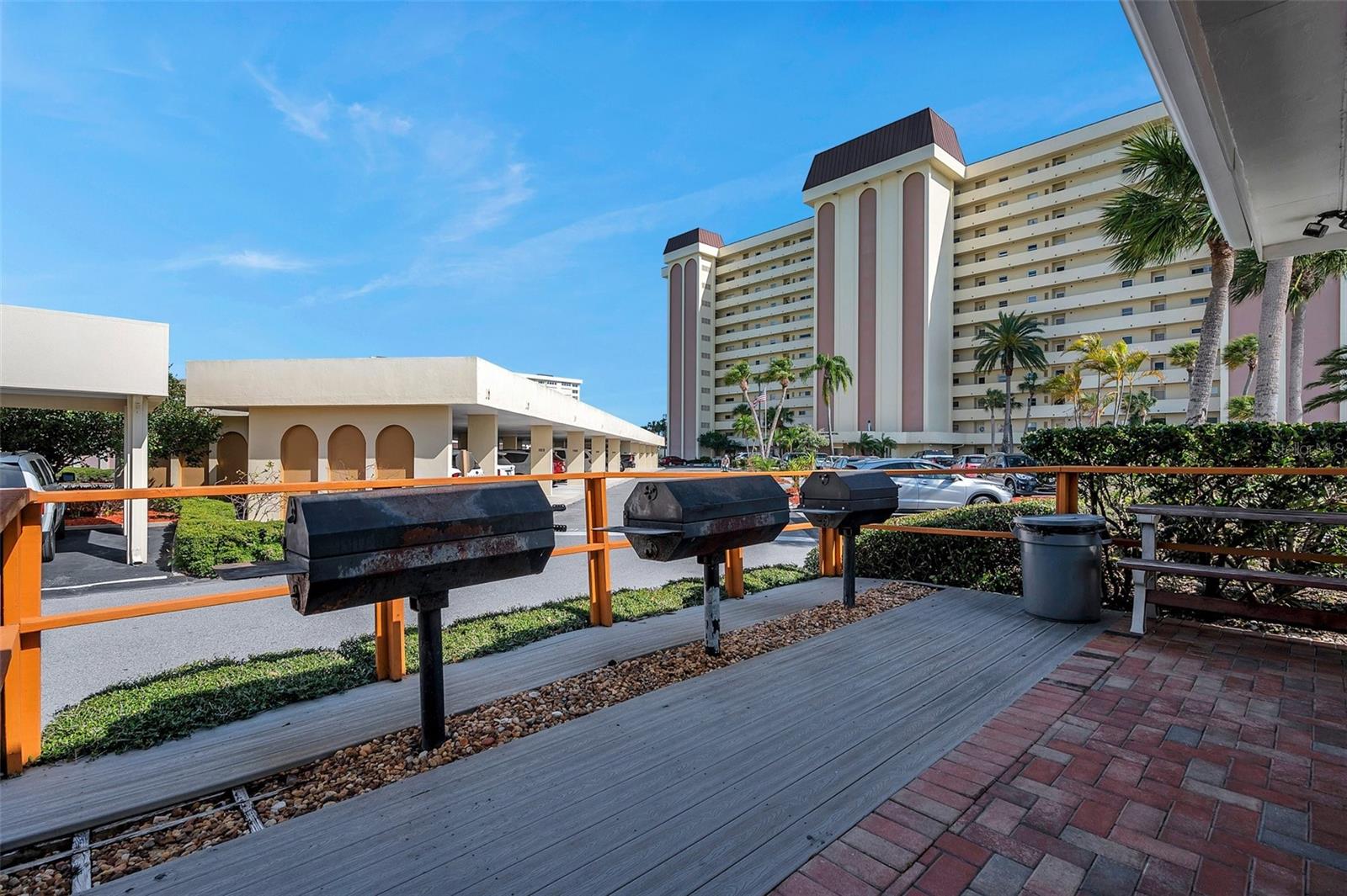 CONTINENTAL TOWERS CONDO - Residential