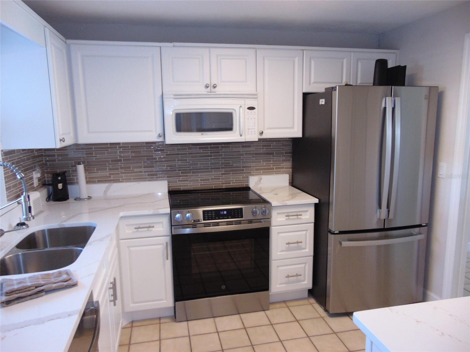 CONTINENTAL TOWERS CONDO - Residential