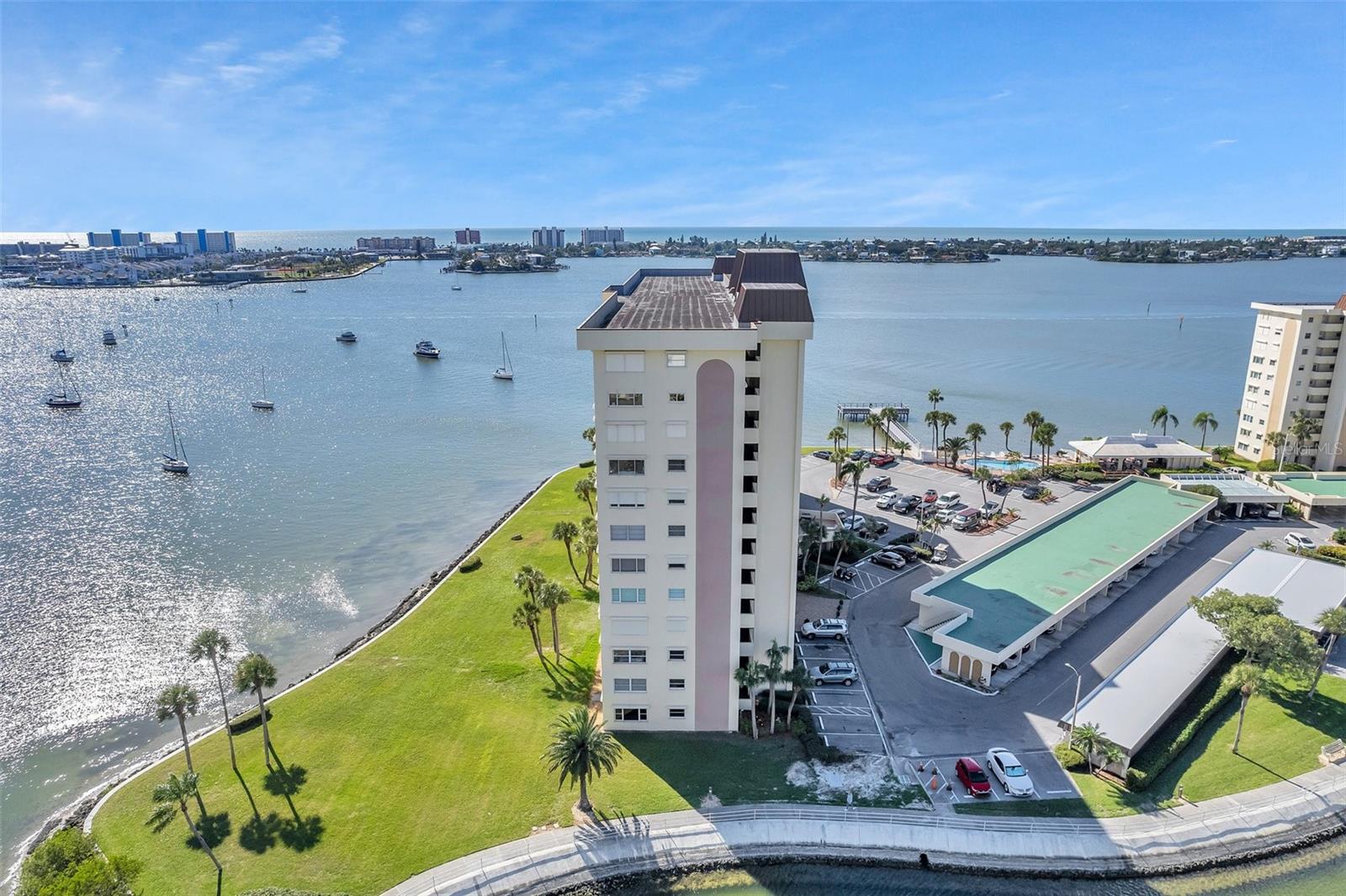 CONTINENTAL TOWERS CONDO - Residential