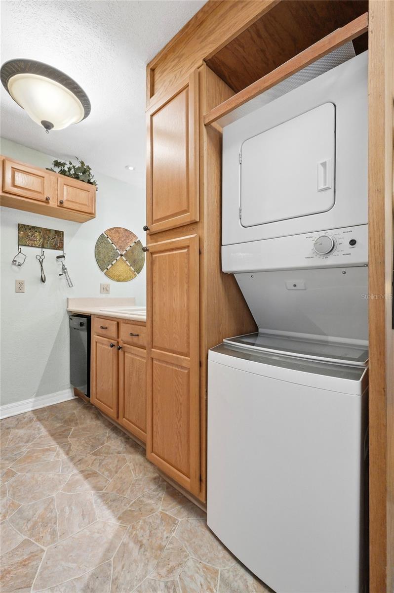 SANDY COVE WINTER HAVEN - Residential
