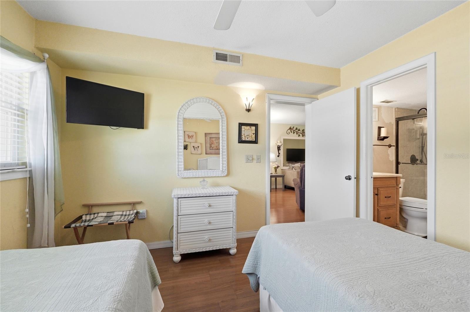 SANDY COVE WINTER HAVEN - Residential