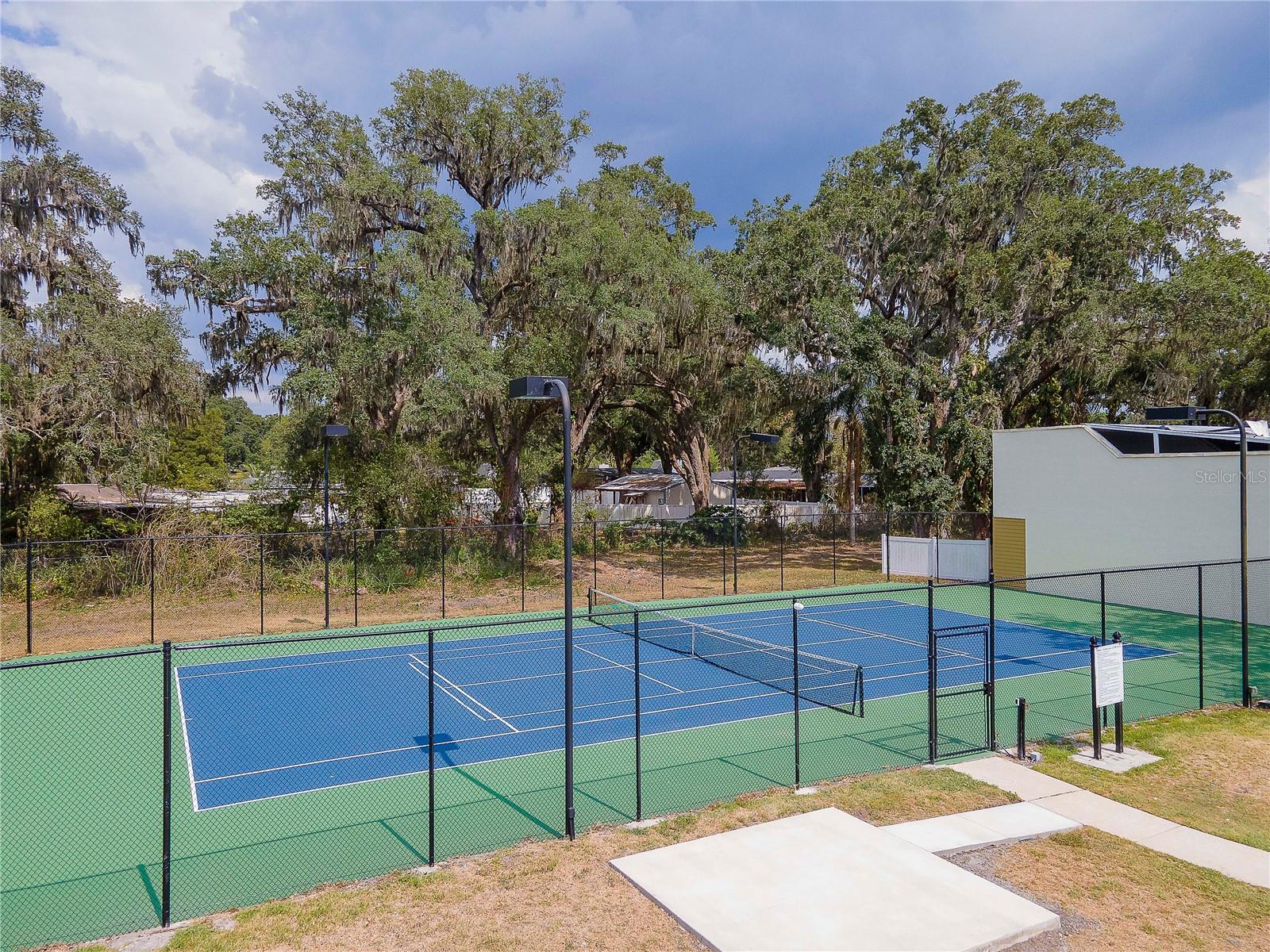 PARK LAKE AT PARSONS A CONDOMI - Residential