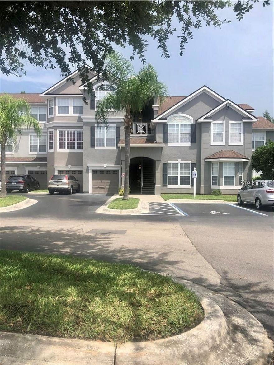 Fantastic 2-bedroom, 2-bath second-floor unit in a prime Orlando location! This bright and airy home features abundant natural light, no carpet throughout, spacious walk-in closets, a dedicated dining area, and a generously sized living space perfect for relaxing or entertaining.
Located in a guard-gated community, residents enjoy access to top-notch amenities including a pool, fitness center, clubhouse, tennis courts, and playground.
Ideally situated near Universal Studios, Valencia College, I-4, and The Mall at Millenia, this property offers both convenience and lifestyle appeal. Perfect as a primary residence or a great investment opportunity!