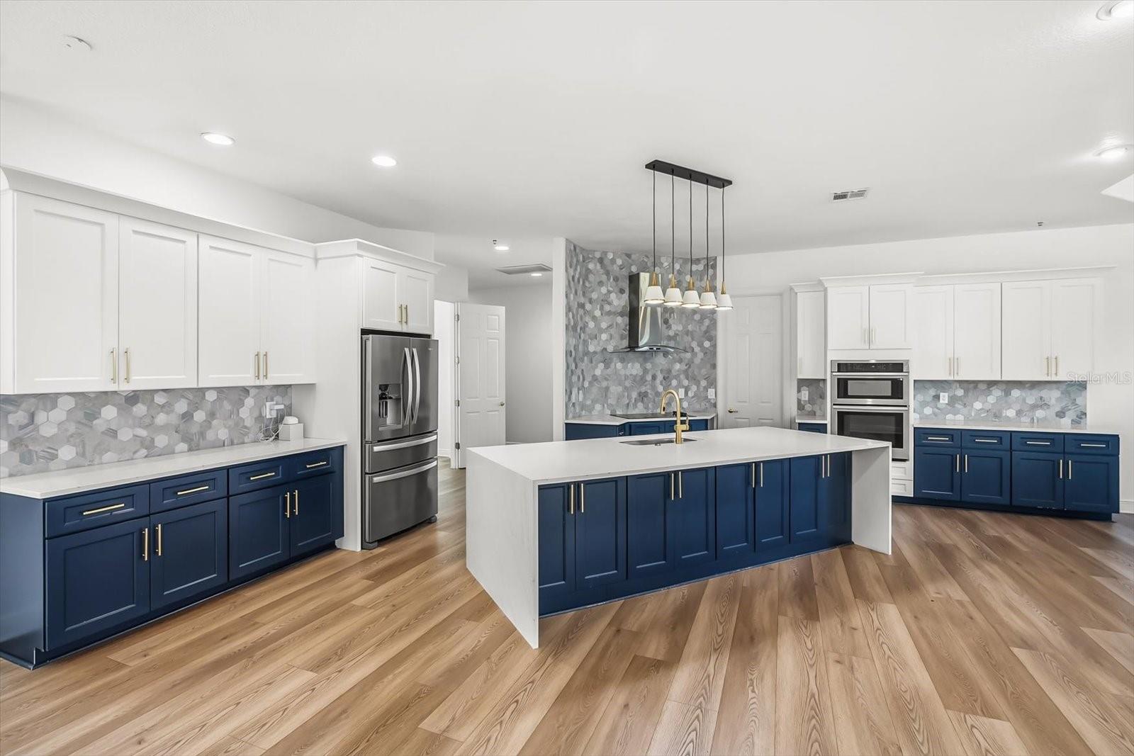 AVALON ESTATES - Residential