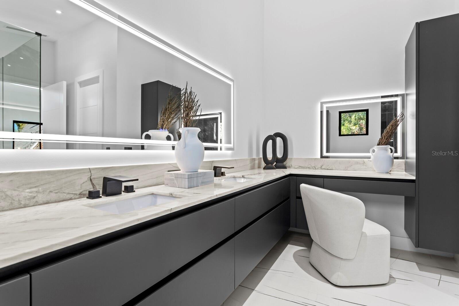 LA LINDA TERRACE - Residential