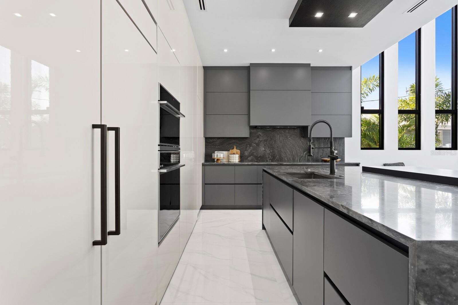 LA LINDA TERRACE - Residential