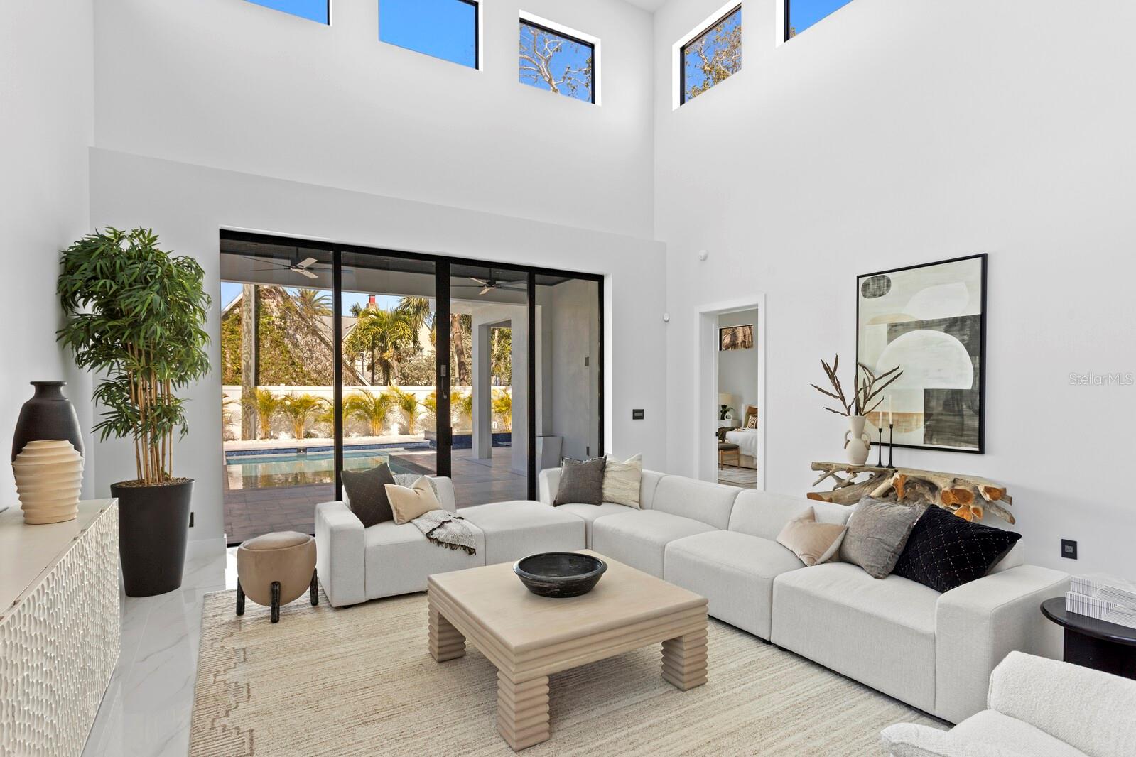 LA LINDA TERRACE - Residential