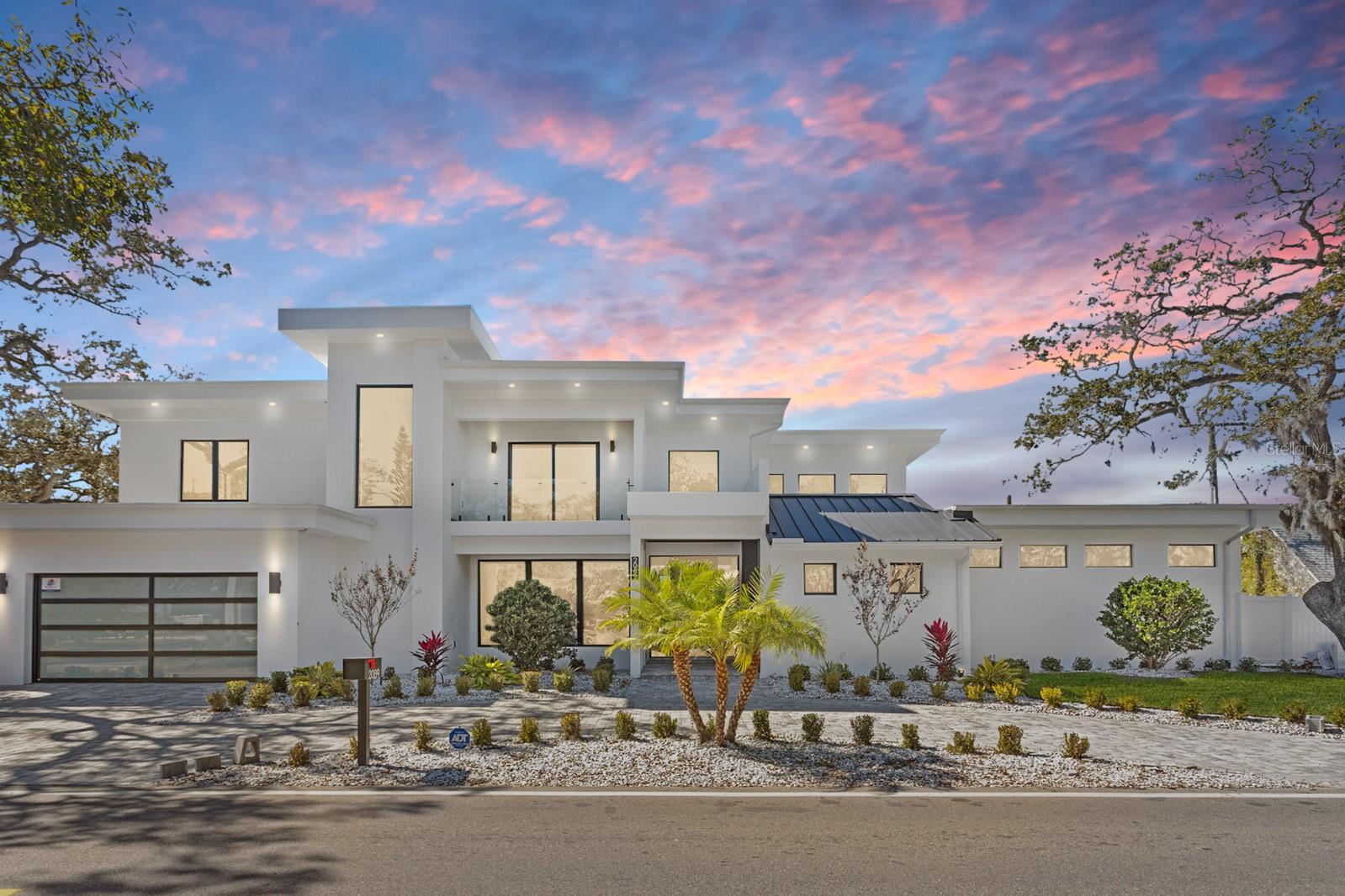 LA LINDA TERRACE - Residential