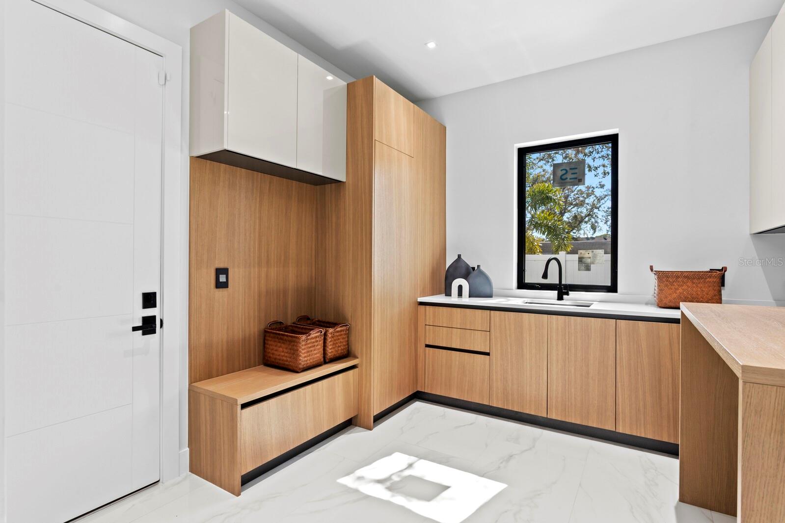 LA LINDA TERRACE - Residential