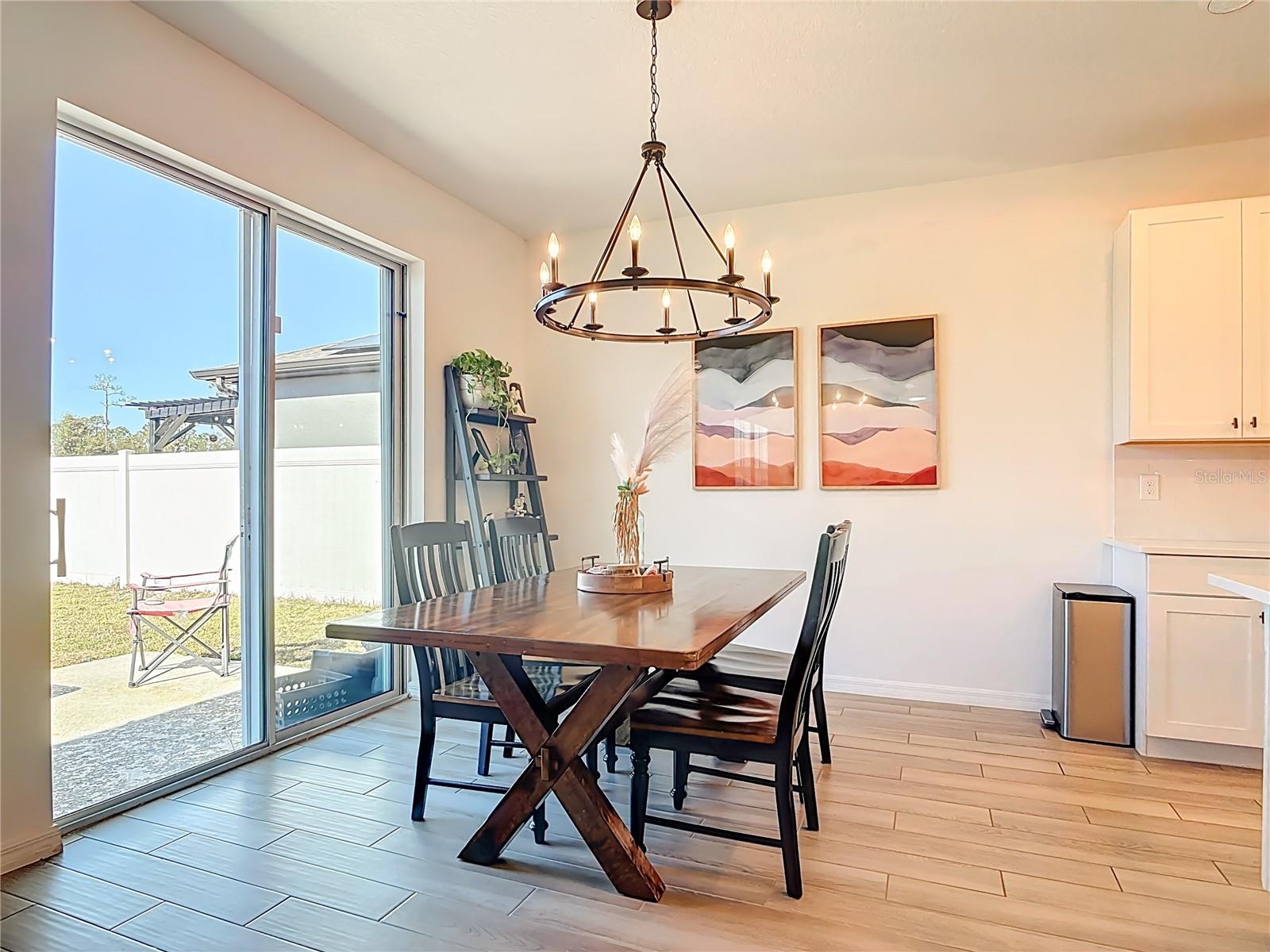 LINCOLN OAKS - Residential