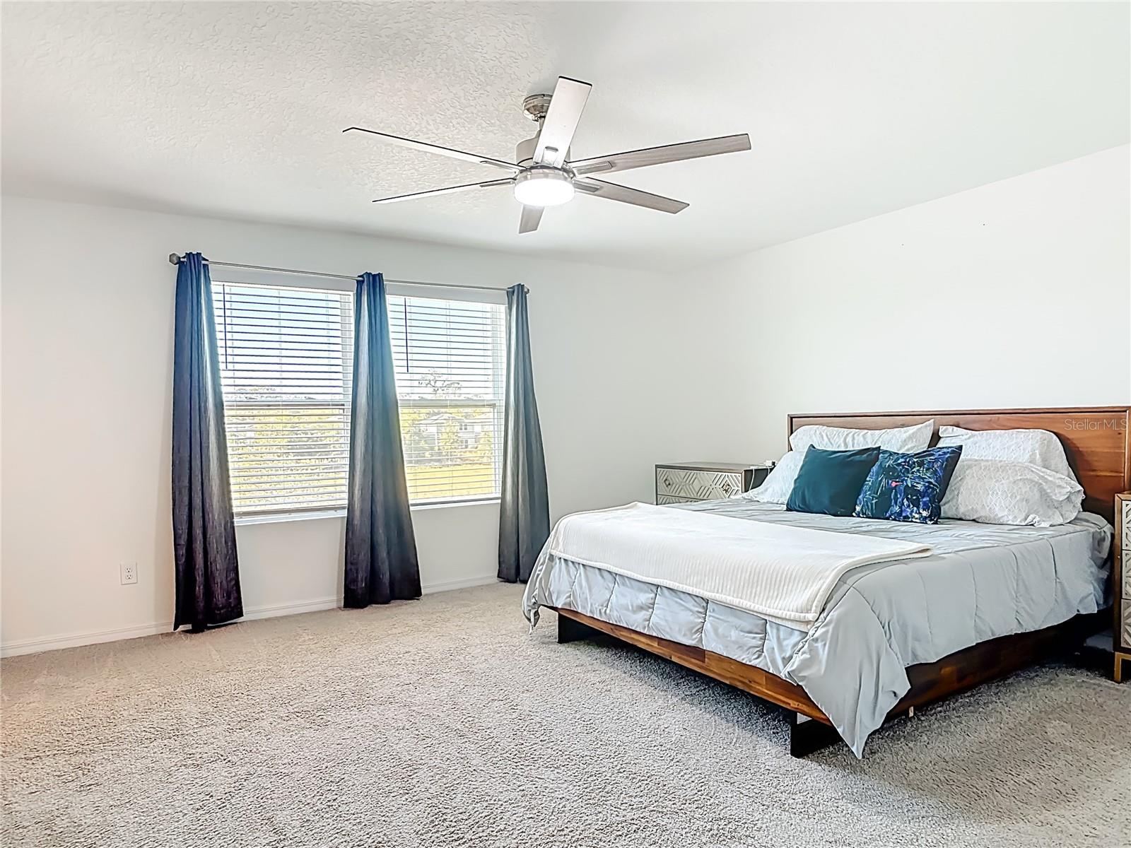 LINCOLN OAKS - Residential