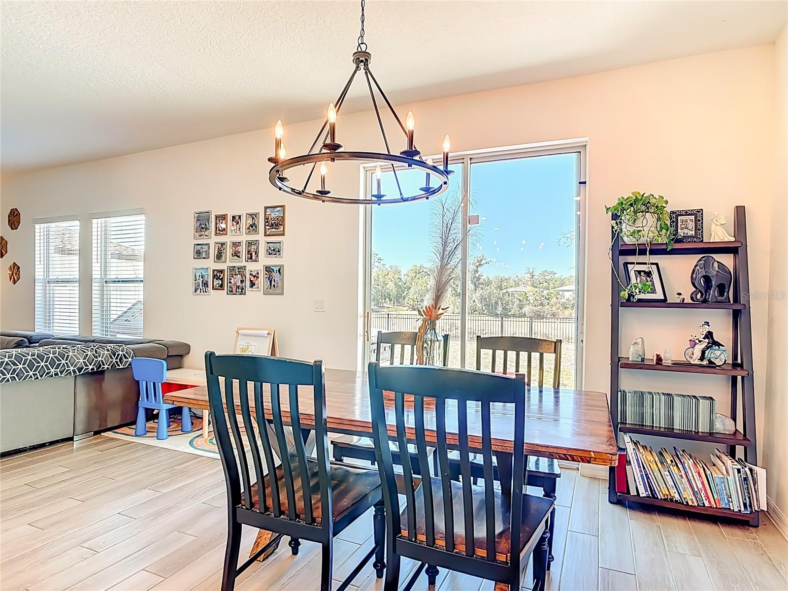 LINCOLN OAKS - Residential