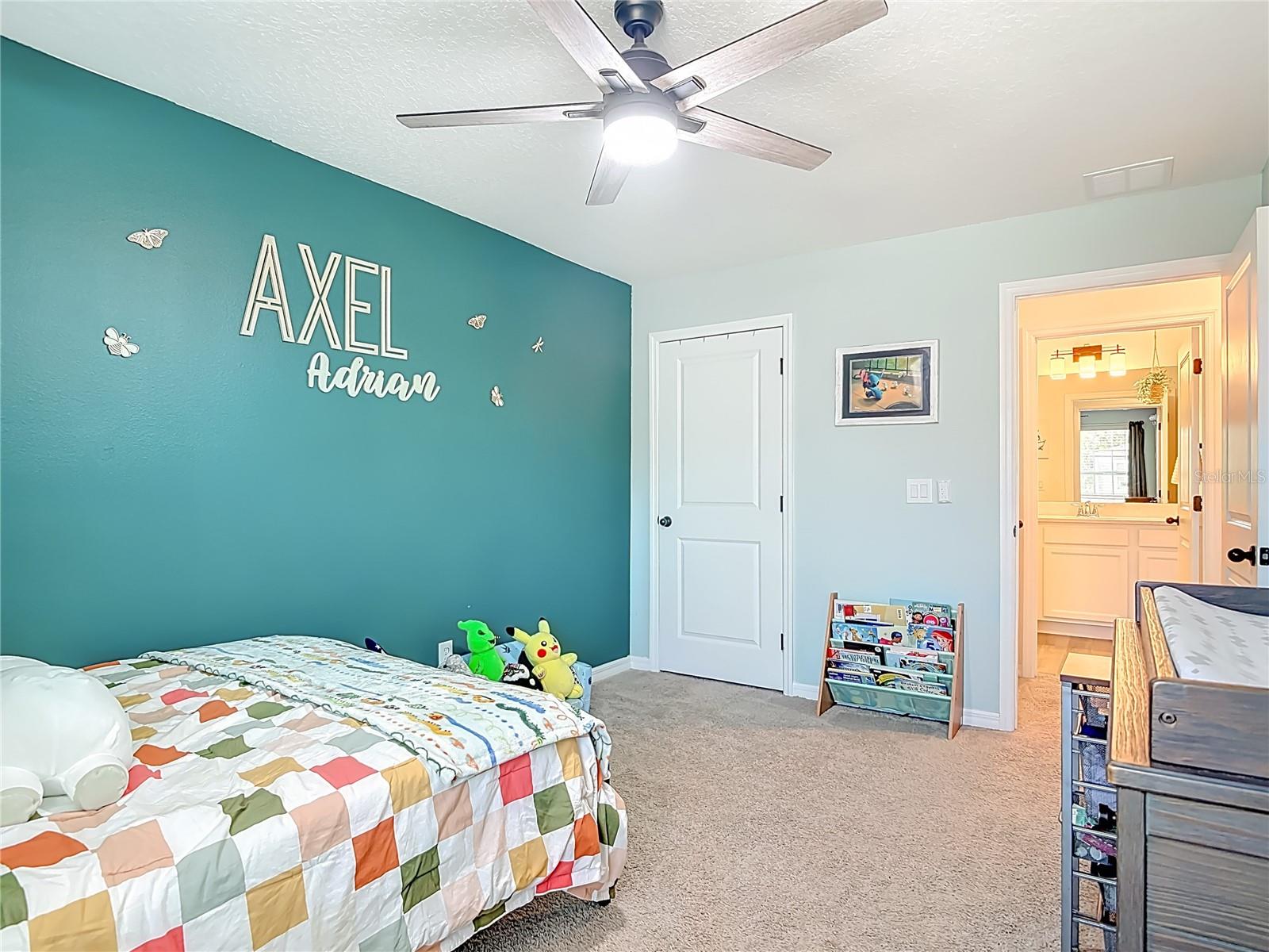 LINCOLN OAKS - Residential