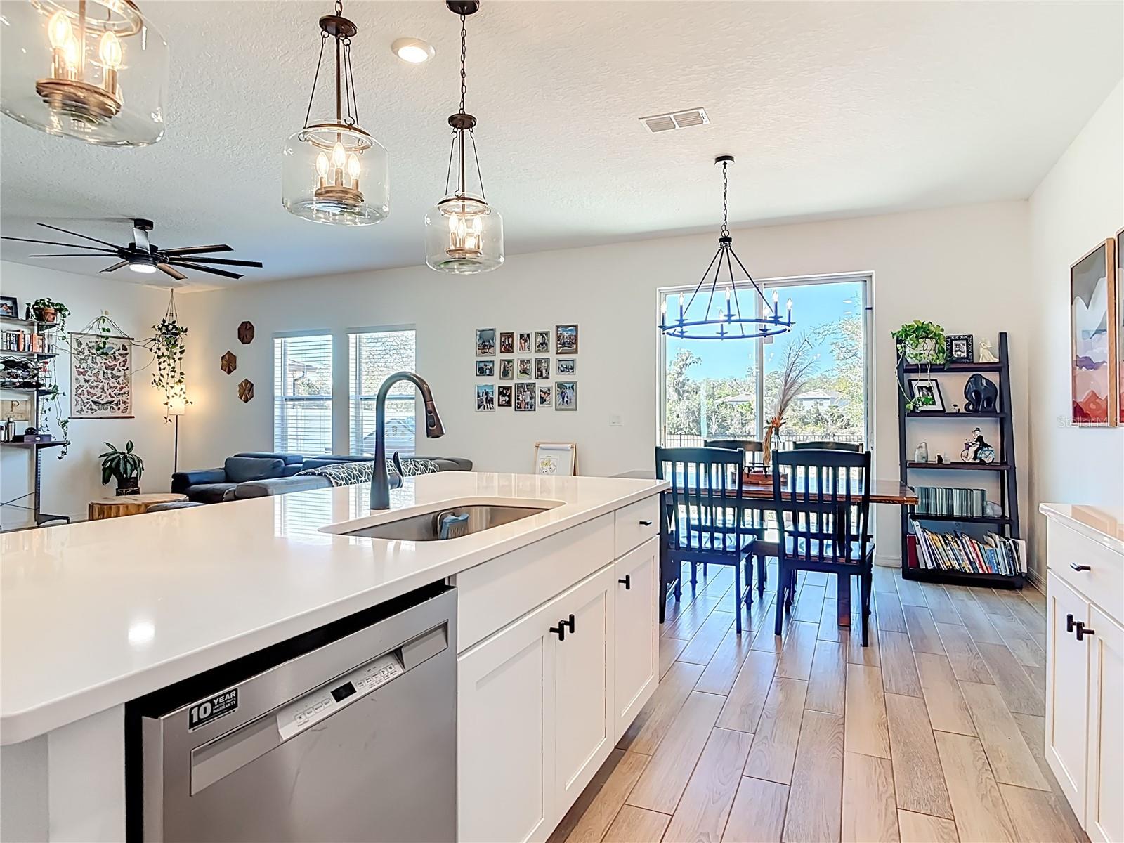 LINCOLN OAKS - Residential