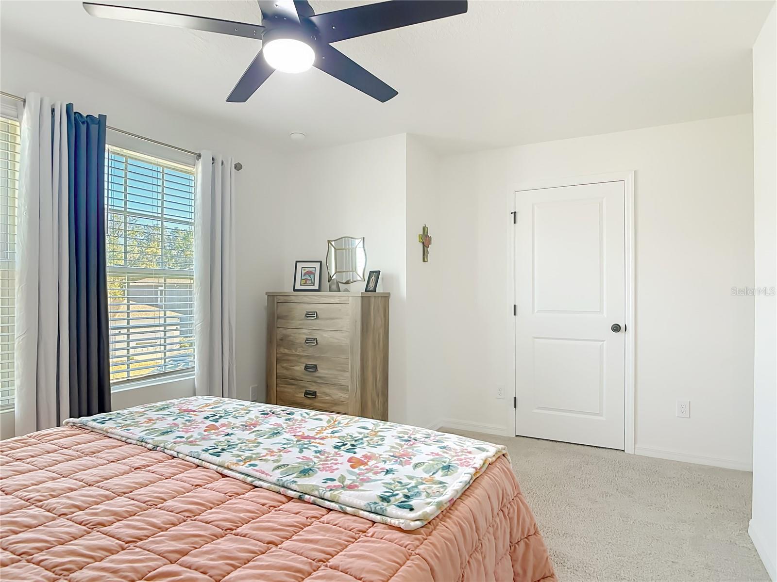 LINCOLN OAKS - Residential