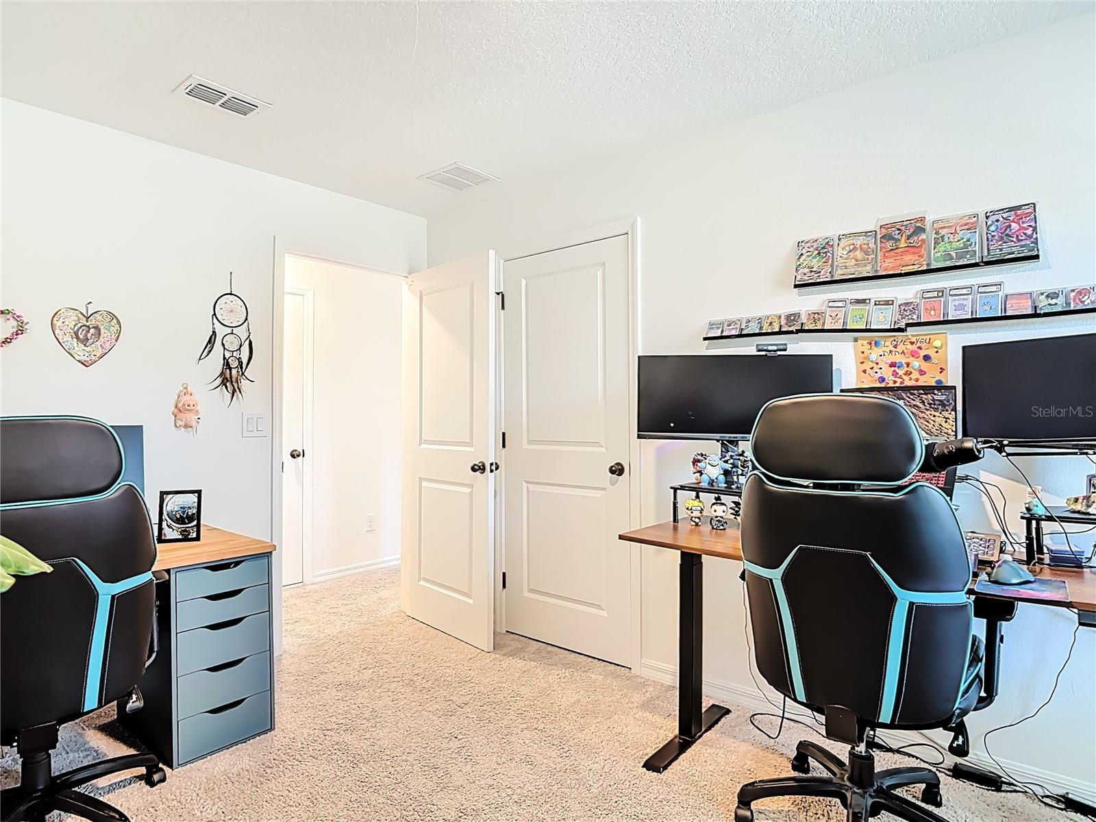 LINCOLN OAKS - Residential