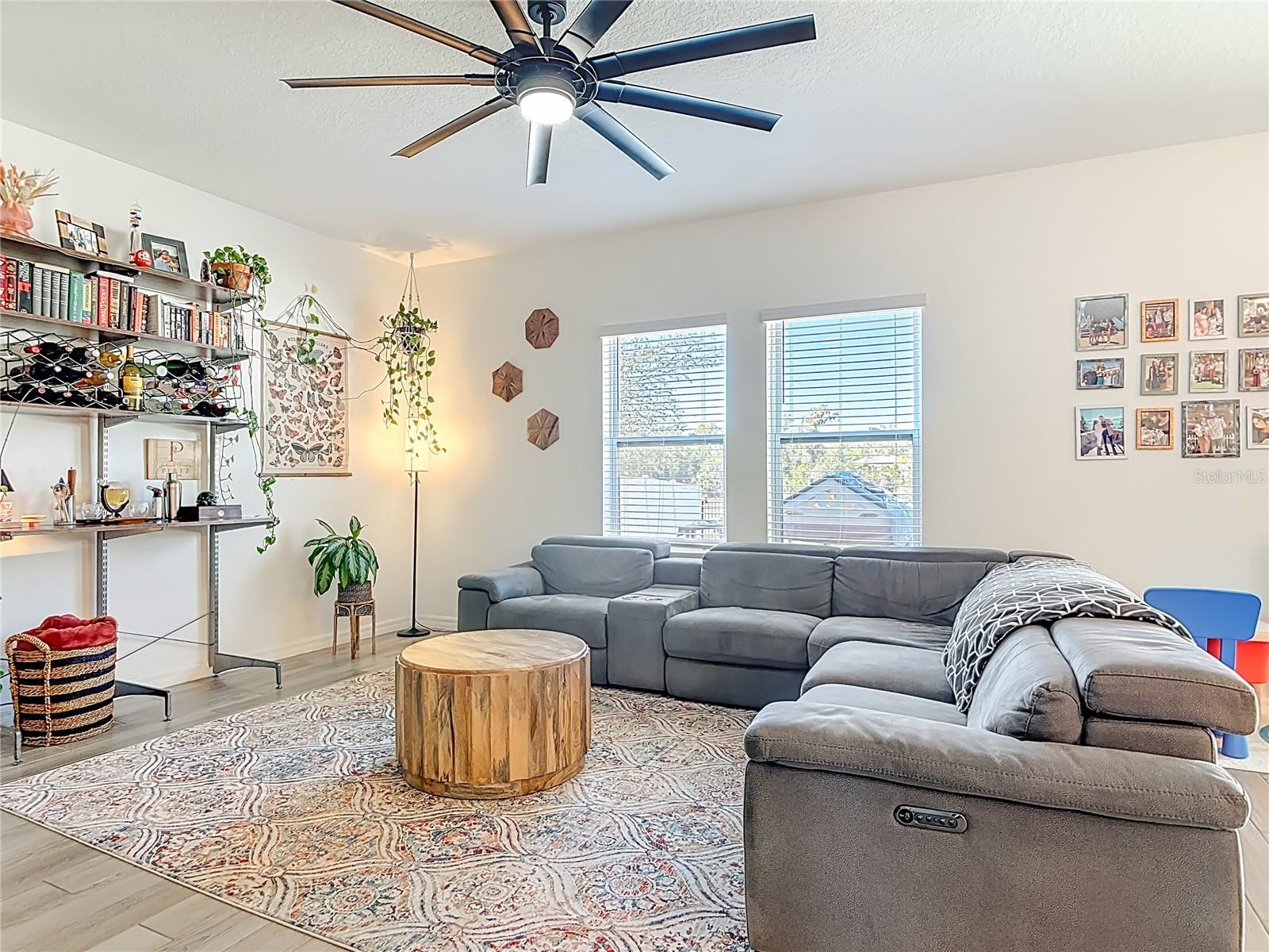 LINCOLN OAKS - Residential