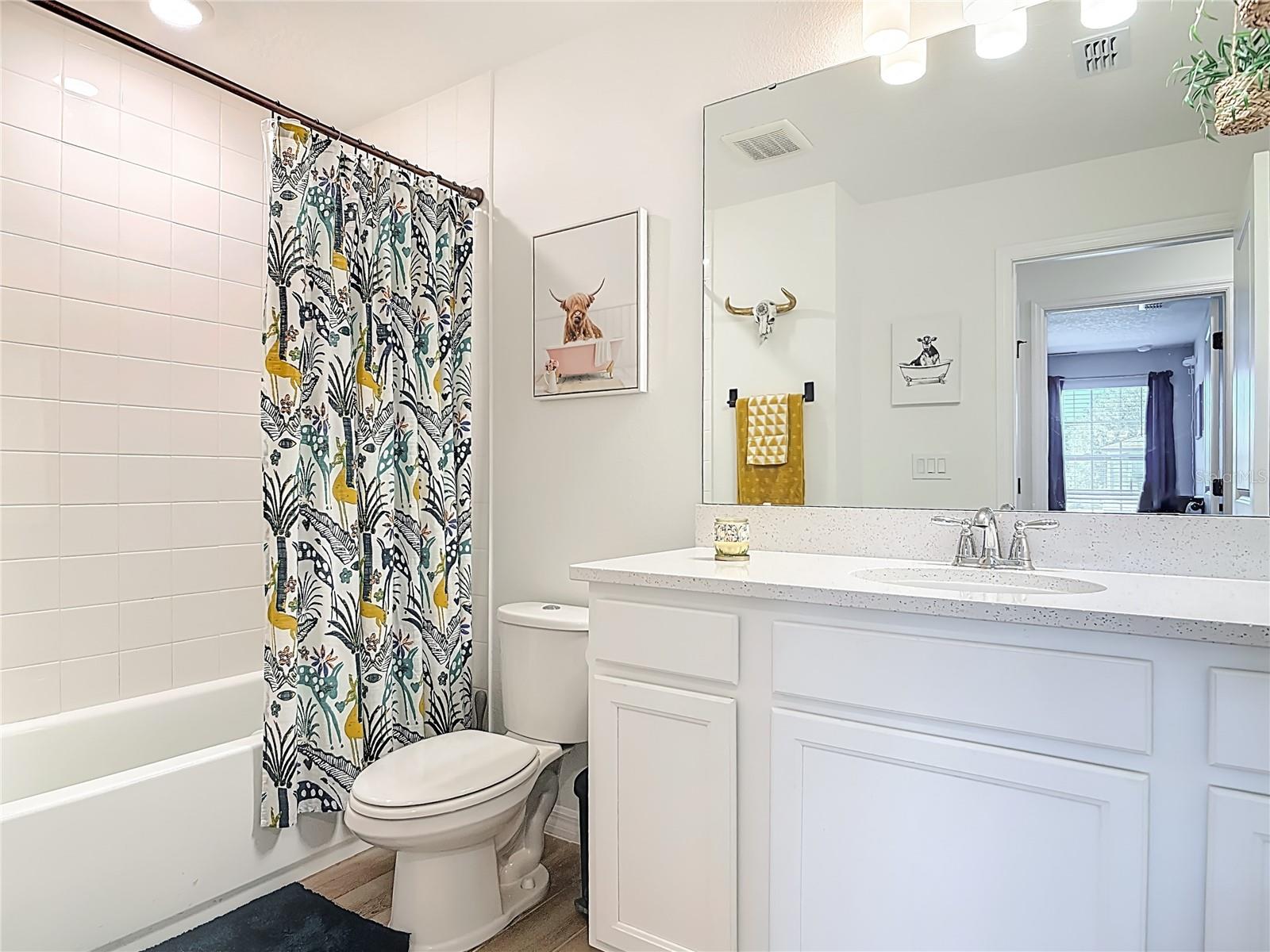 LINCOLN OAKS - Residential