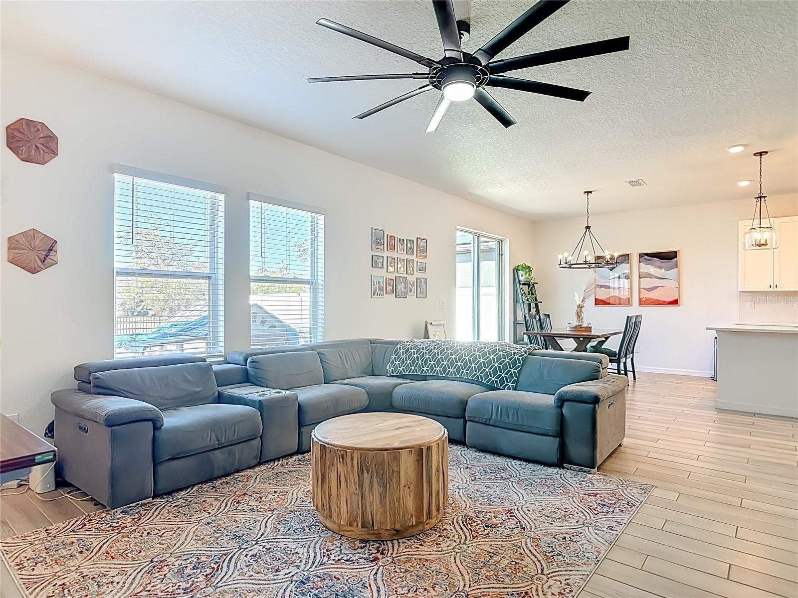 LINCOLN OAKS - Residential