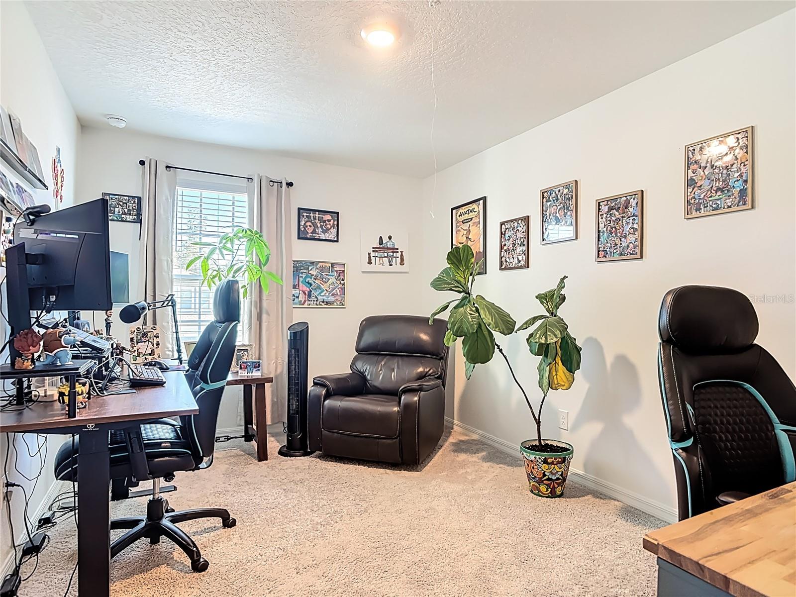 LINCOLN OAKS - Residential