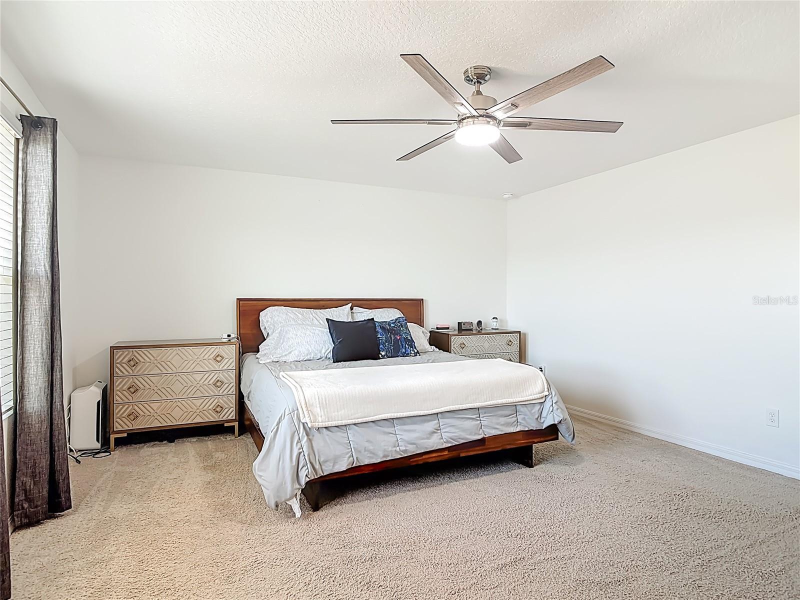 LINCOLN OAKS - Residential