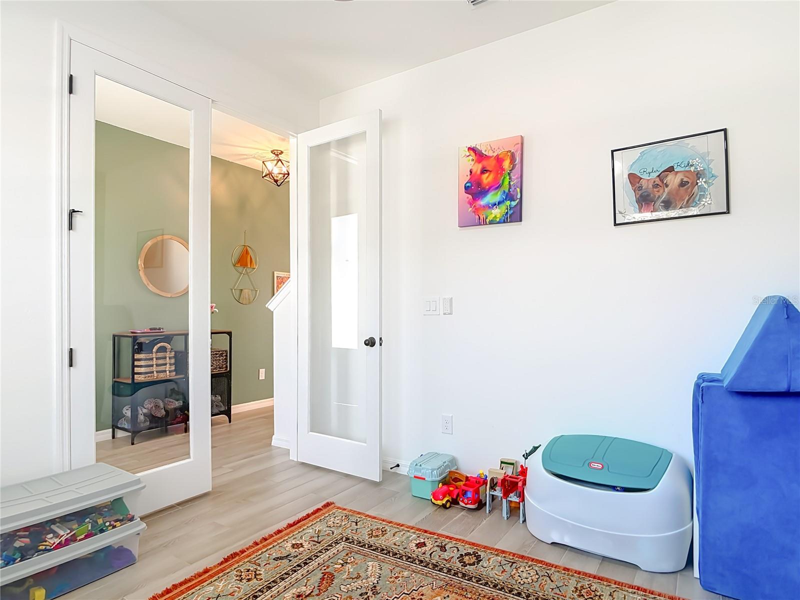 LINCOLN OAKS - Residential