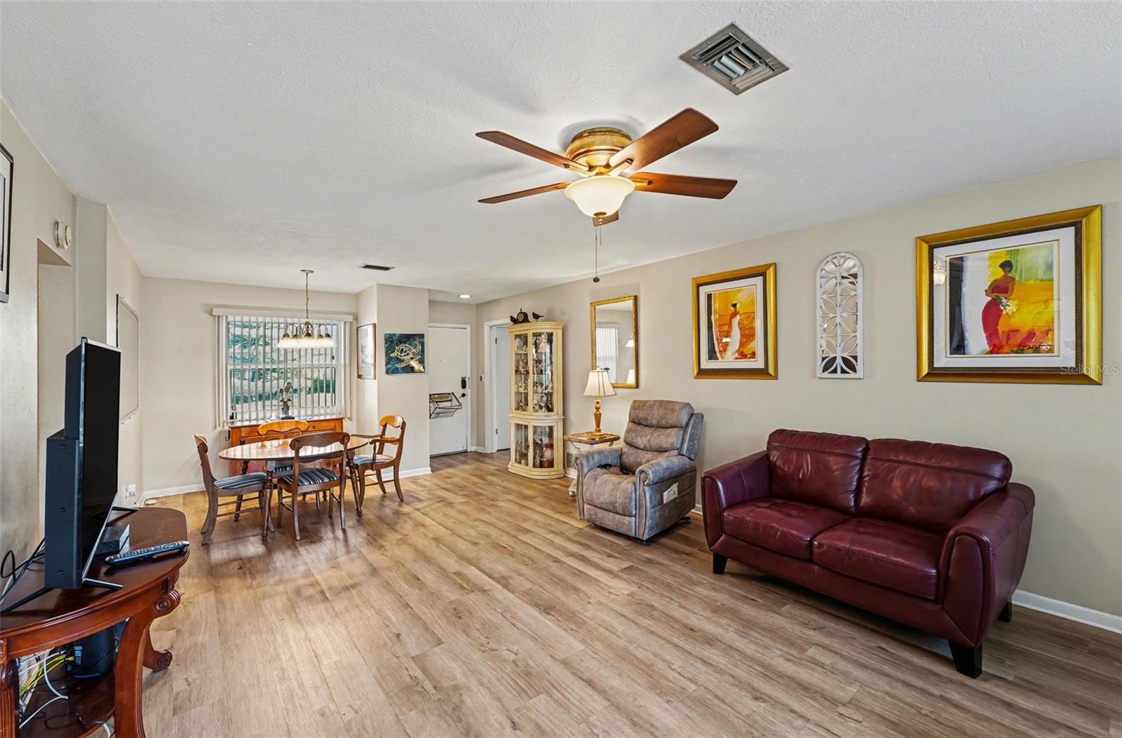 SEMINOLE-ON-THE-GREEN VILLAS - Residential