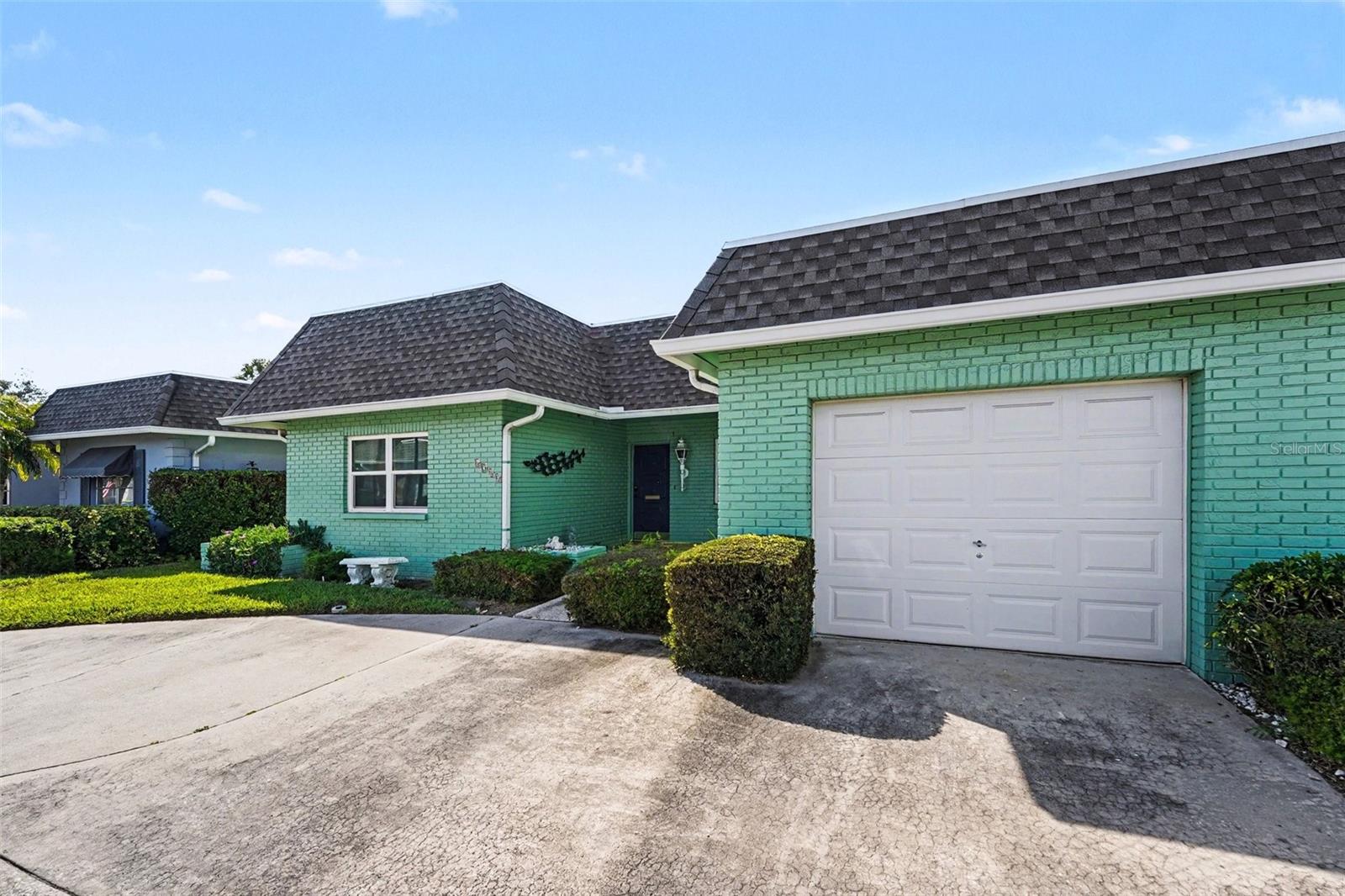 SEMINOLE-ON-THE-GREEN VILLAS - Residential