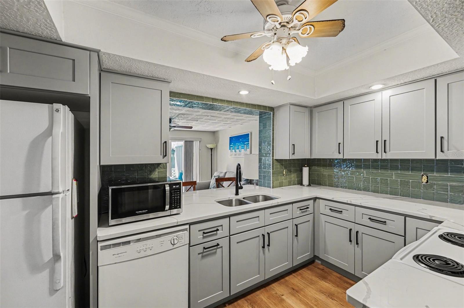 SEMINOLE-ON-THE-GREEN VILLAS - Residential