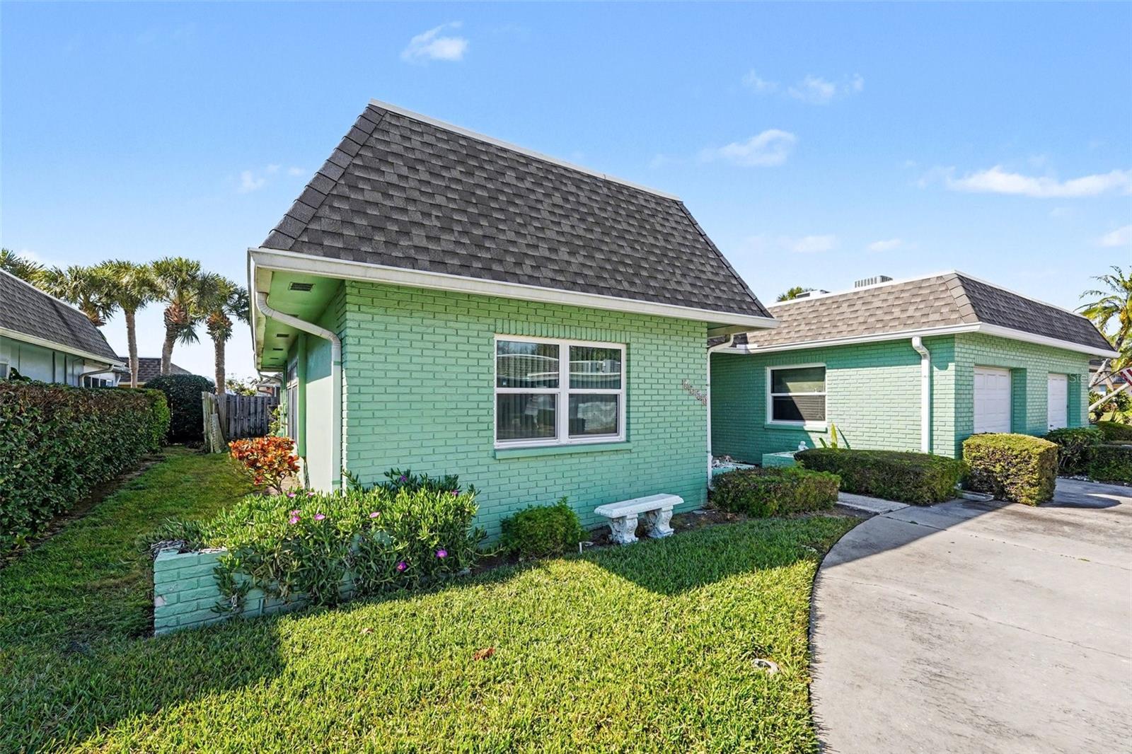 SEMINOLE-ON-THE-GREEN VILLAS - Residential