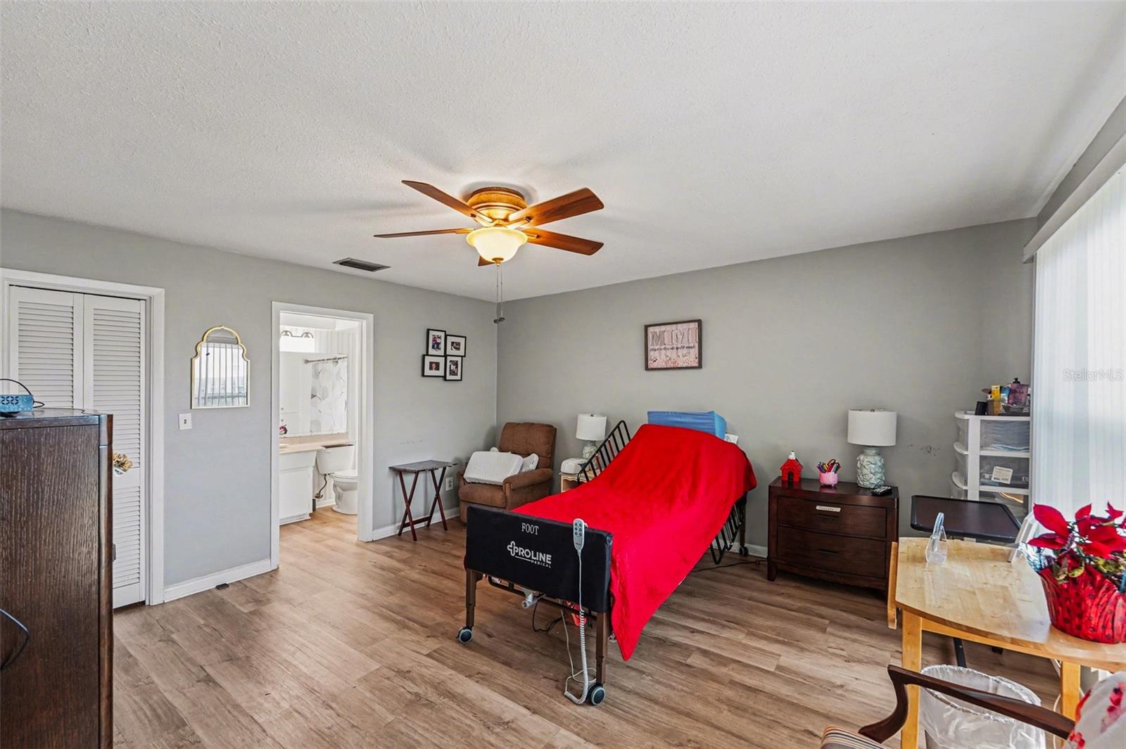 SEMINOLE-ON-THE-GREEN VILLAS - Residential