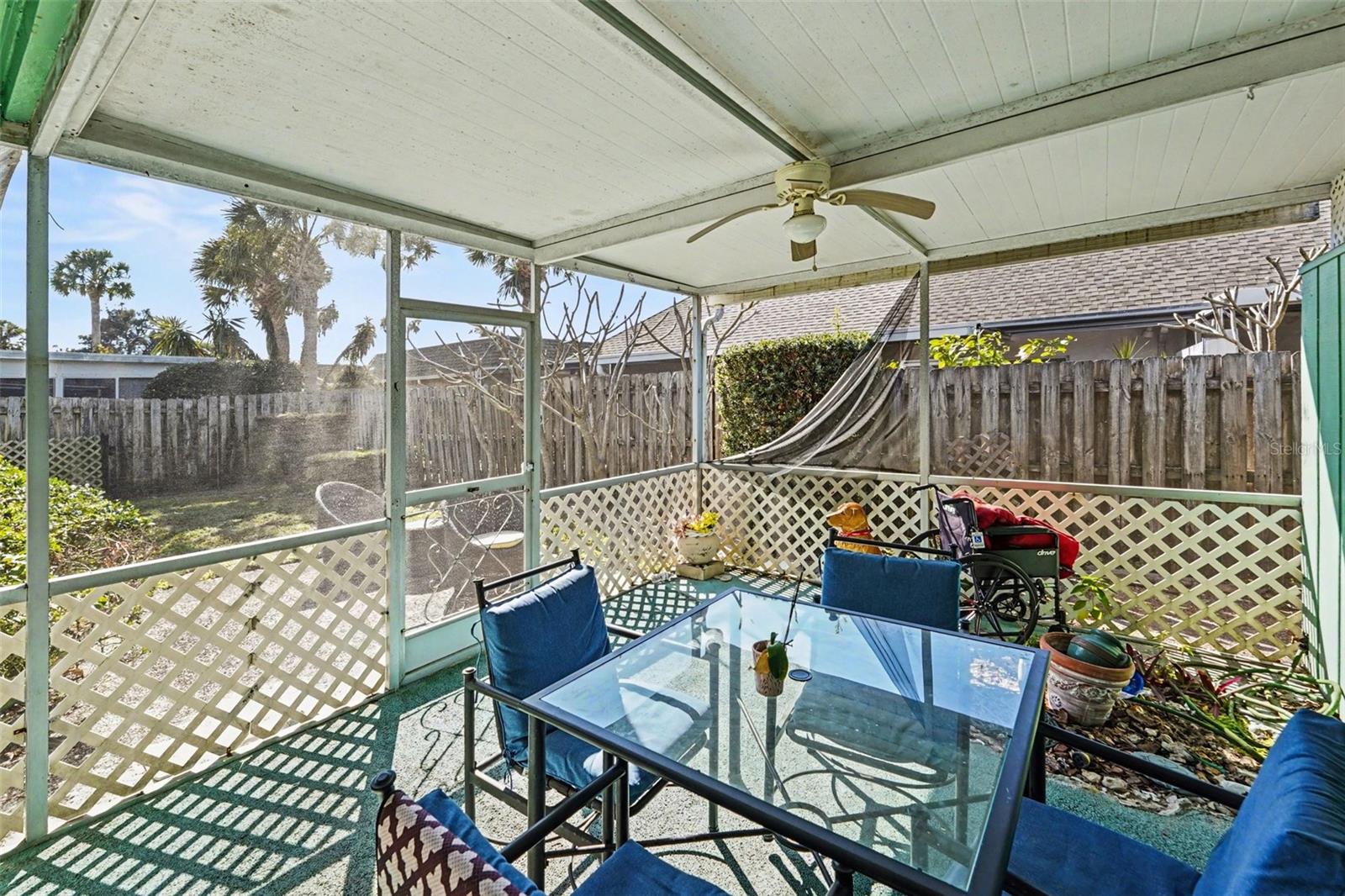 SEMINOLE-ON-THE-GREEN VILLAS - Residential