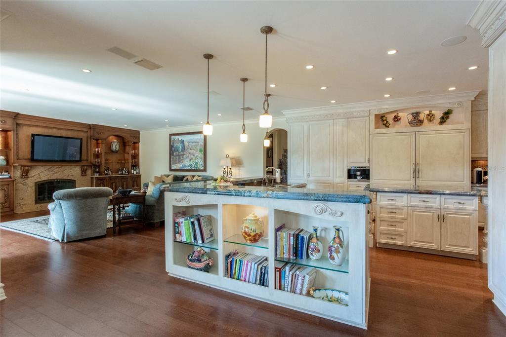 BAYOU CLUB ESTATES TR 4 - Residential