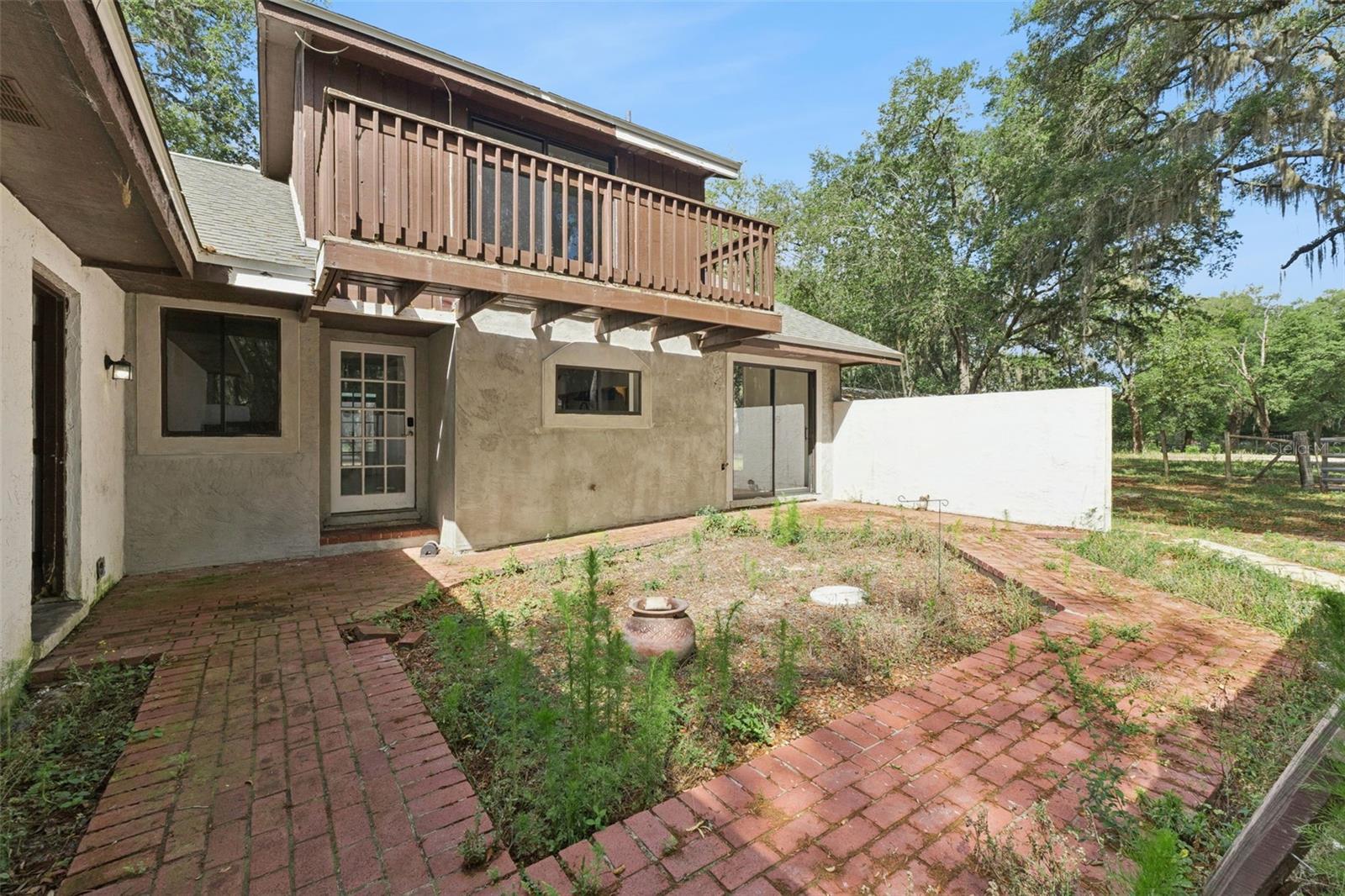 1142 BUCKLES ROAD