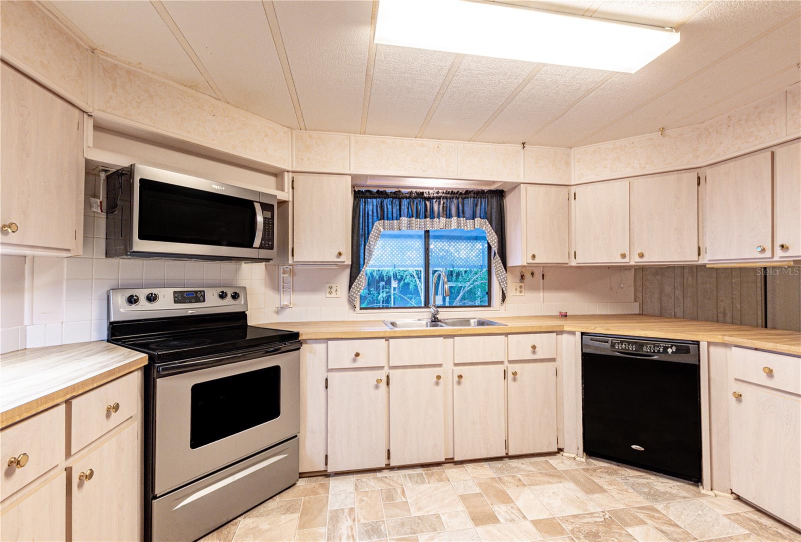 SPANISH TRAILS VILLAGE CONDO - Residential
