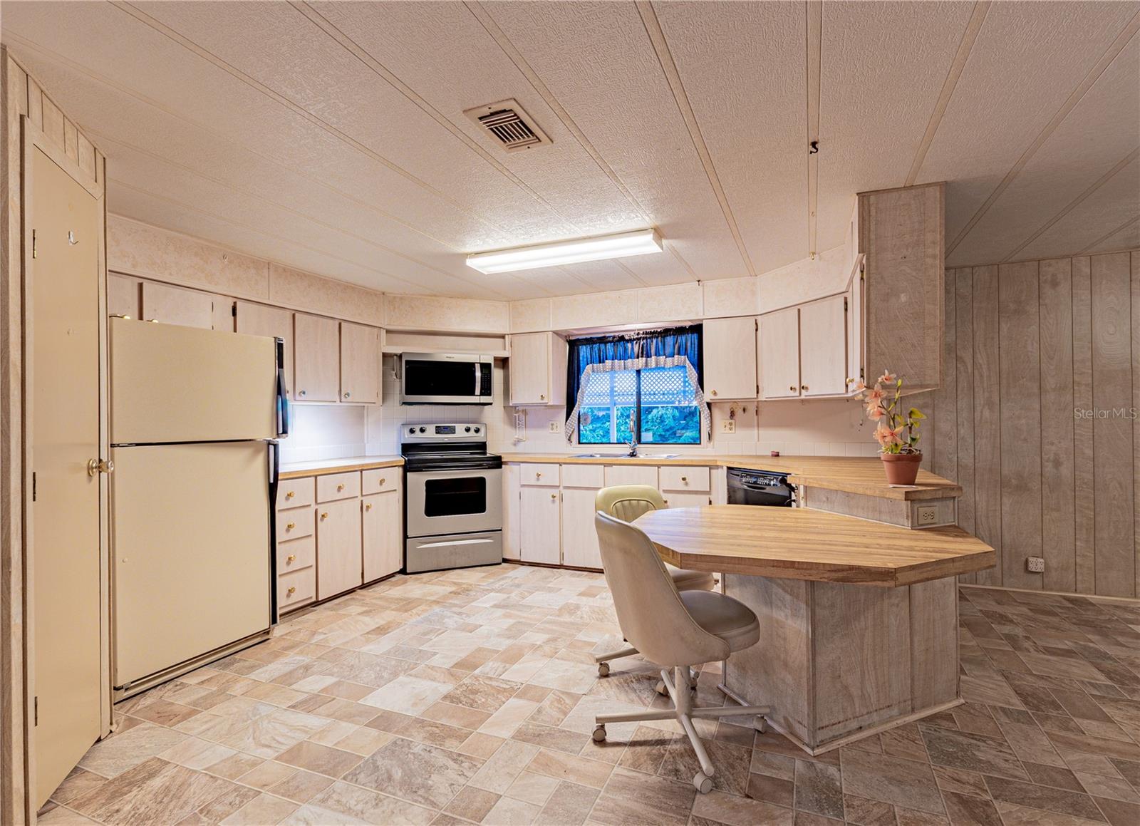 SPANISH TRAILS VILLAGE CONDO - Residential
