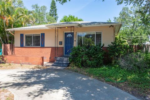 Photo of 983 47th Avenue N, St Petersburg, FL 33703 (MLS # TB8501047)