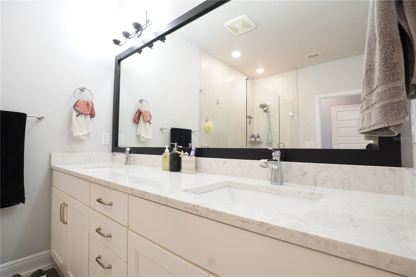 BURLINGTON TWNHMS REP - Residential