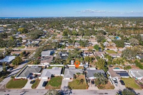 A home in SEMINOLE