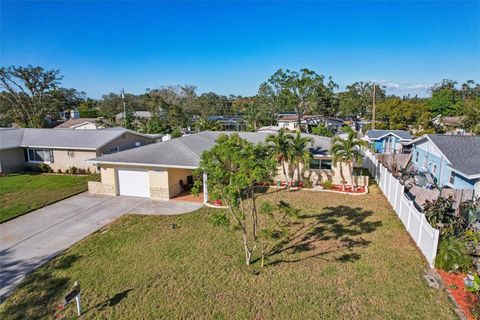 A home in SEMINOLE