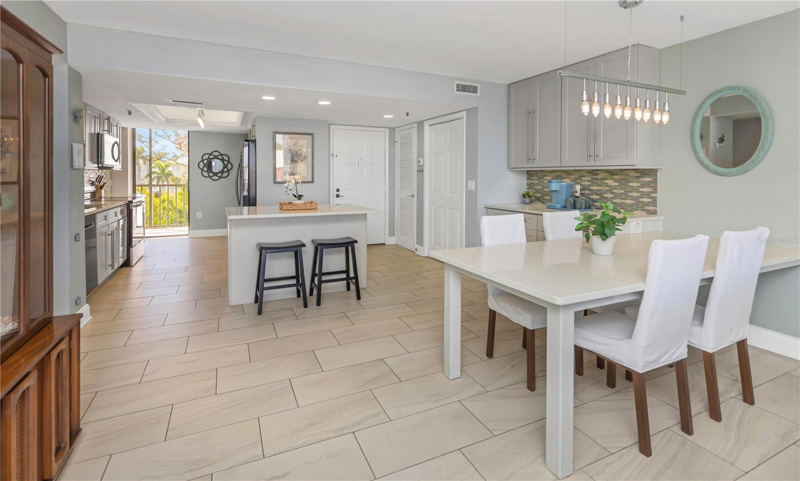 VISTA BAY CONDO I PH I - Residential