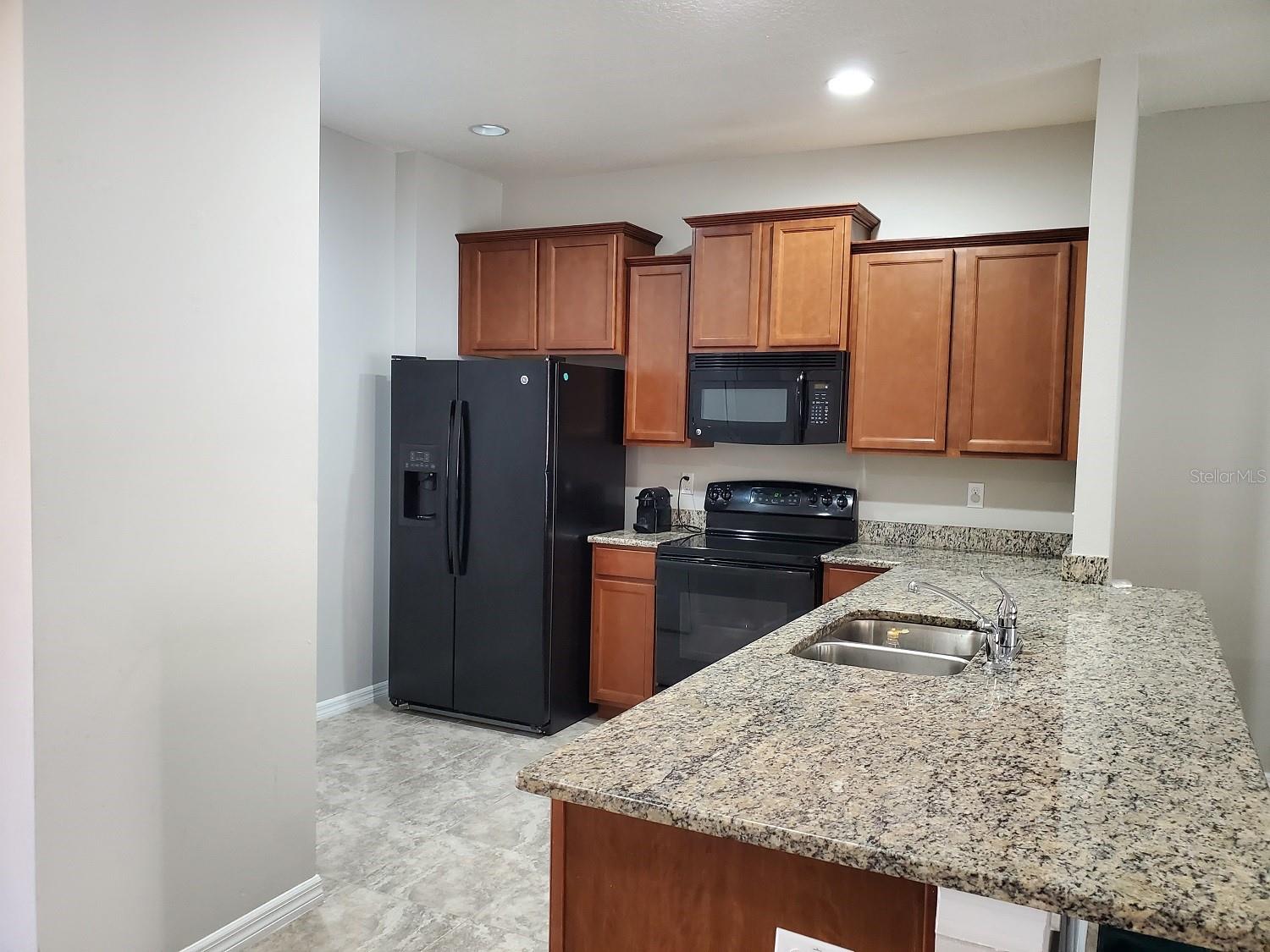 HIDDEN RIVER TWNHMS PH 1 - Residential Lease