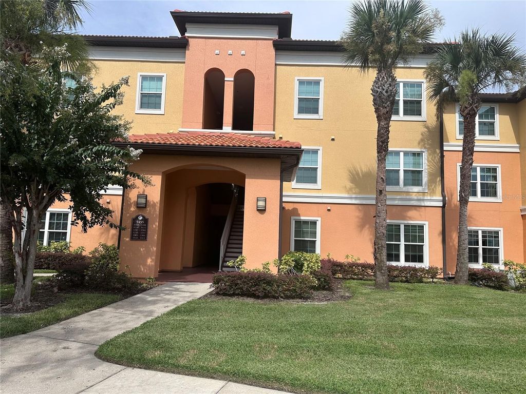 Photo of 5455 Vineland Road #3303, Orlando, FL 32811 (MLS # O6372975)