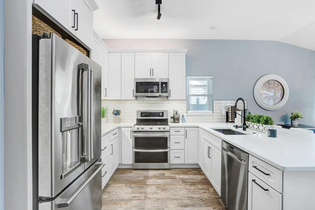 KINGSWAY OAKS PH 1 - Residential