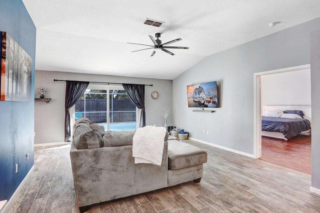 KINGSWAY OAKS PH 1 - Residential