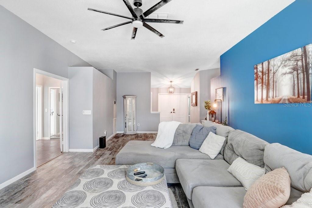 KINGSWAY OAKS PH 1 - Residential