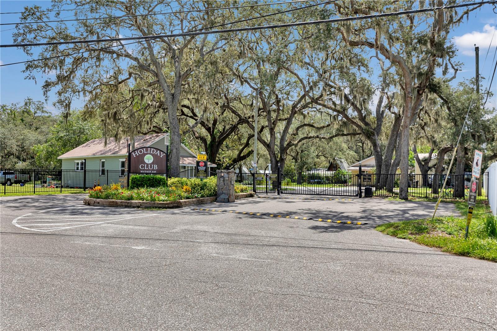 HOLIDAY CLUB - Residential